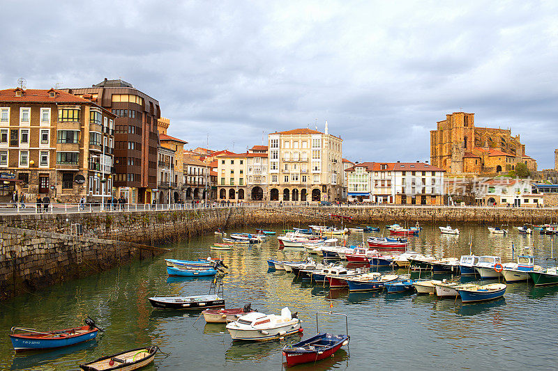 卡斯特罗Urdiales。Cantabria, Spain